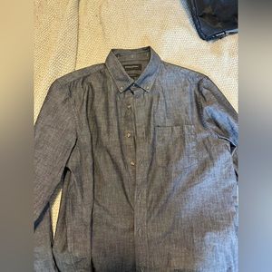 Gently worn men’s Banana Republic button down